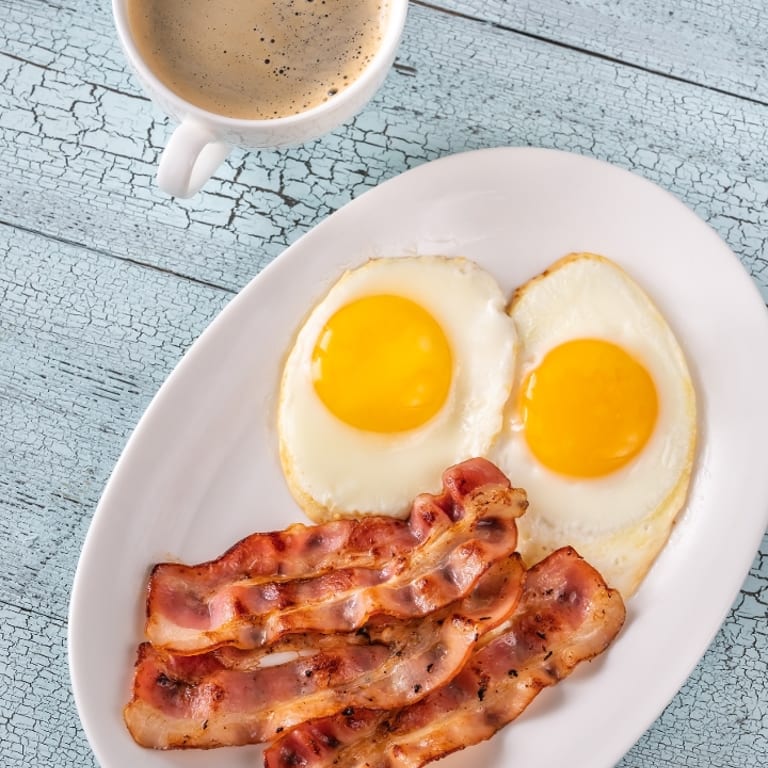 Bacon and Eggs: Classic American Breakfast Favorites